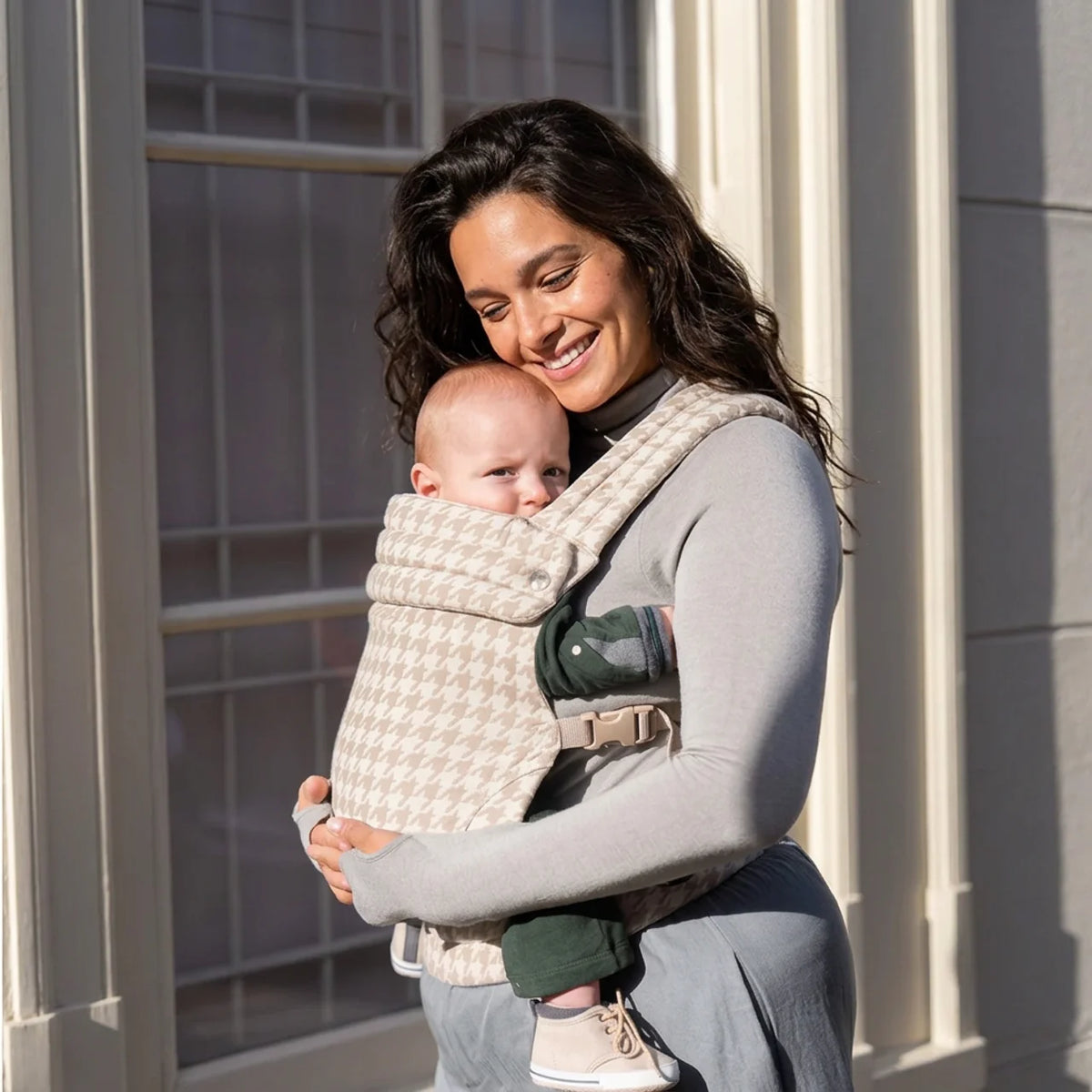 VertiBaby — Porte-bébé physiologique 4 positions, Houndstooth Beige